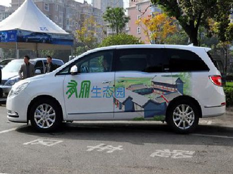 鹿寨户外车贴喷绘如何保持效果?